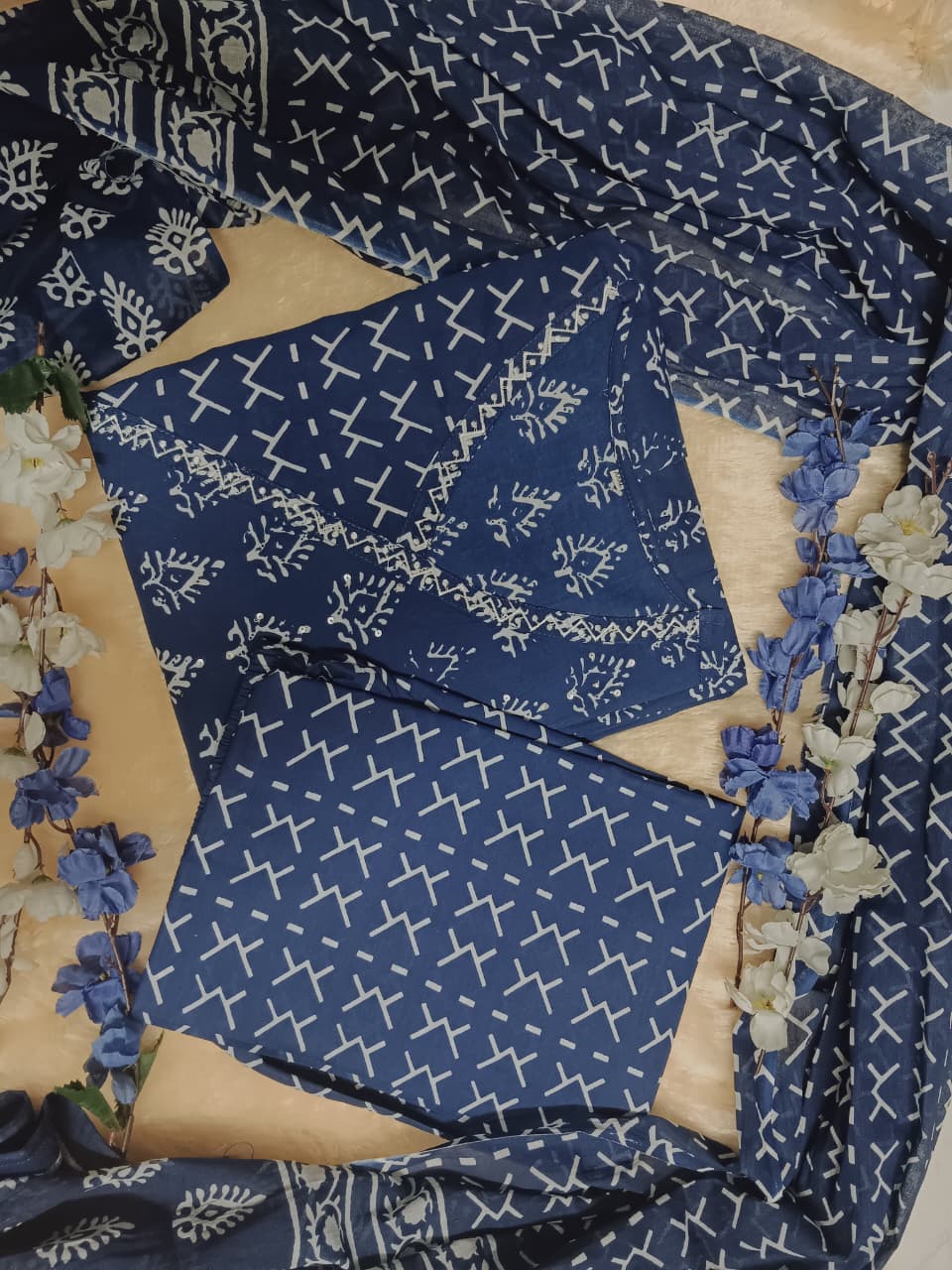 Look straight out of a dreamy movie set as you turn around and walk in this Angrakha suit ! The perfect of traditional wear (SWSK25)