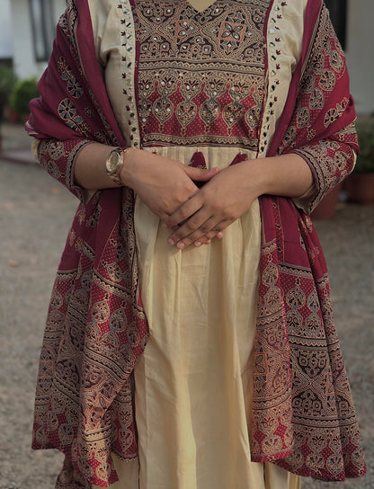 💞💞 Beautiful A-line Kurti with Original Mirror Work 🥰 🥰 (RD027)