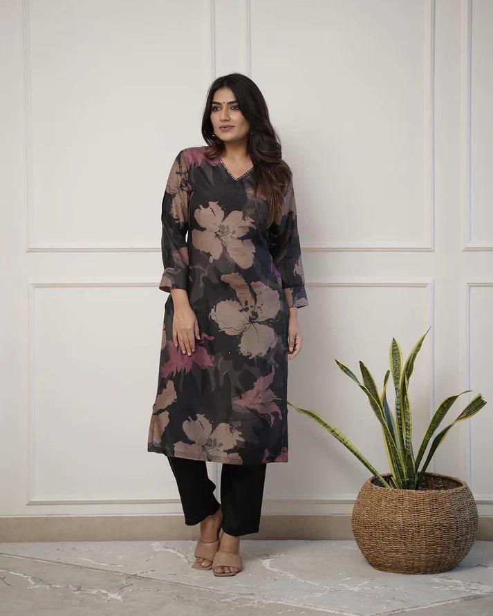 💃Enjoy New Floral Kurta Pant set with amazing lace Work ❤️(RD03)
