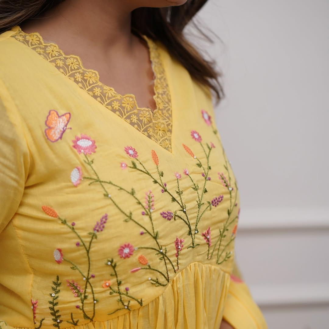 we have included a beautifully cotton malmal printed dupatta Upgrade your wardrobe with this stunning ensemble and step out in style! (SWSK21)