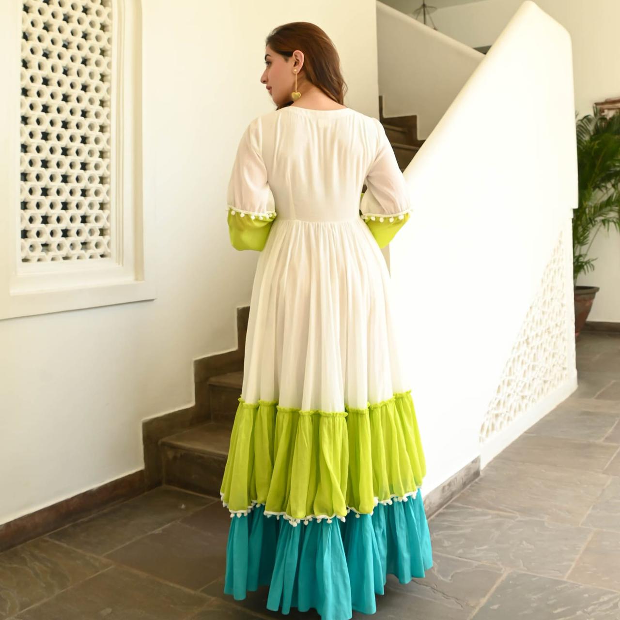💥Launching New Article Full flair beautiful gown with lace work (SWSK32)