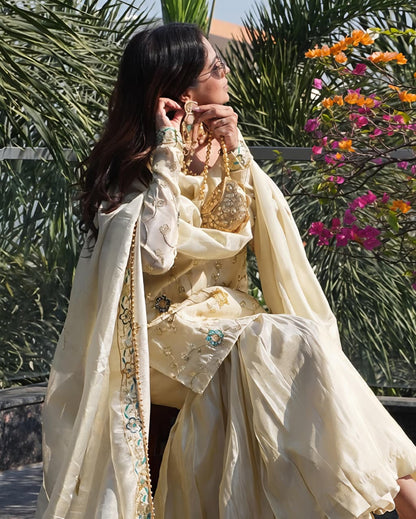 NEW LAUNCHING  3 PIECE  SHARARA SET (RRRD33)